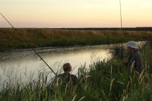 Angler am Ballum Slusekro in Südwestjütland